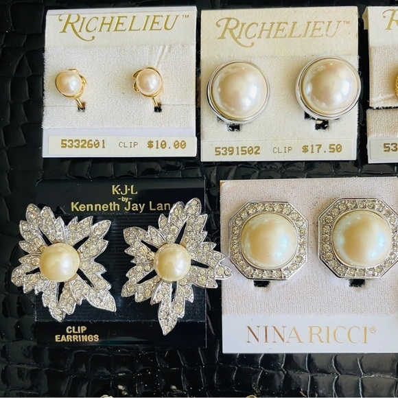 Vintage RICHELIEU Dainty Faux Pearl Gold Tone Swirl Clip On Retro Earrin… - Picture 11 of 15